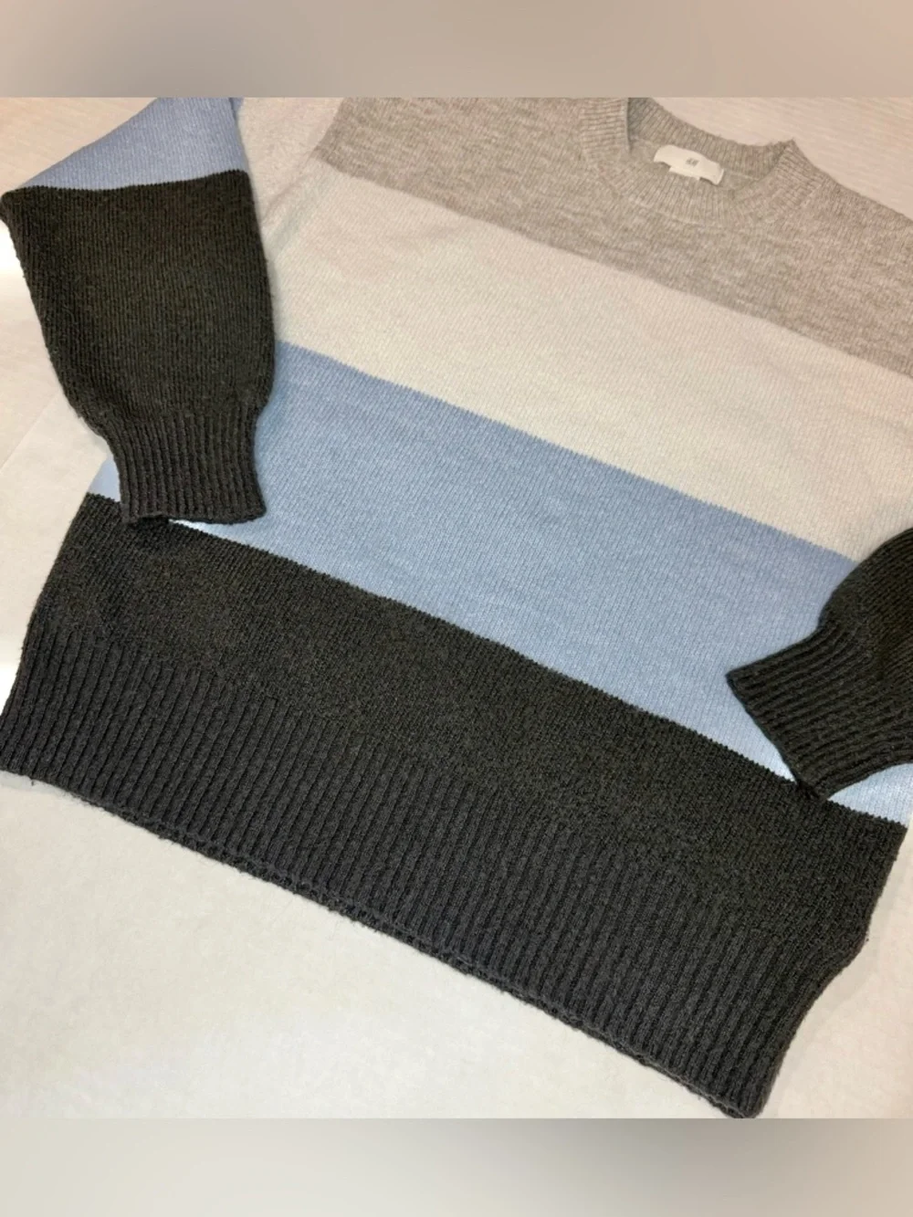 H&M Colorblock Knit Sweater Blue Gray White Black Crew Neck Pullover Size S - Picture 9 of 15
